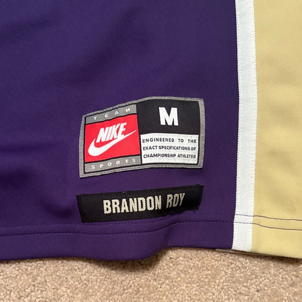 Vintage Nike Washington Purple and Gold Jersey medium - Picture 2 of 5
